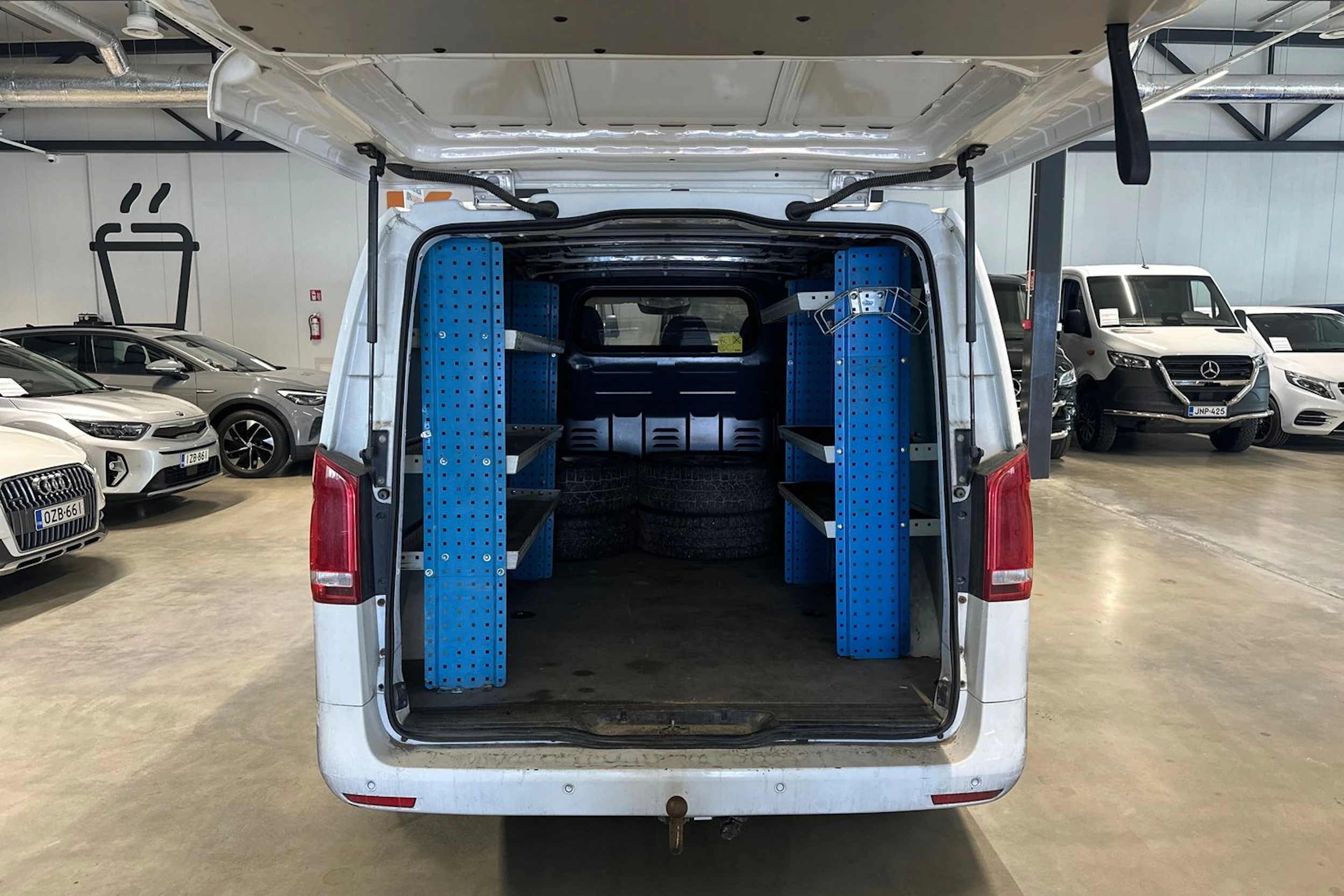 valkoinen Mercedes-Benz Vito 2017 kuva 5.