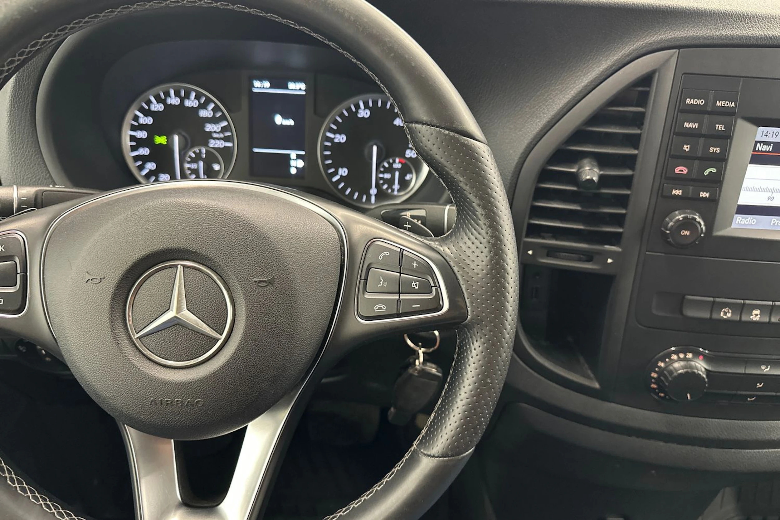 valkoinen Mercedes-Benz Vito 2017 kuva 12.