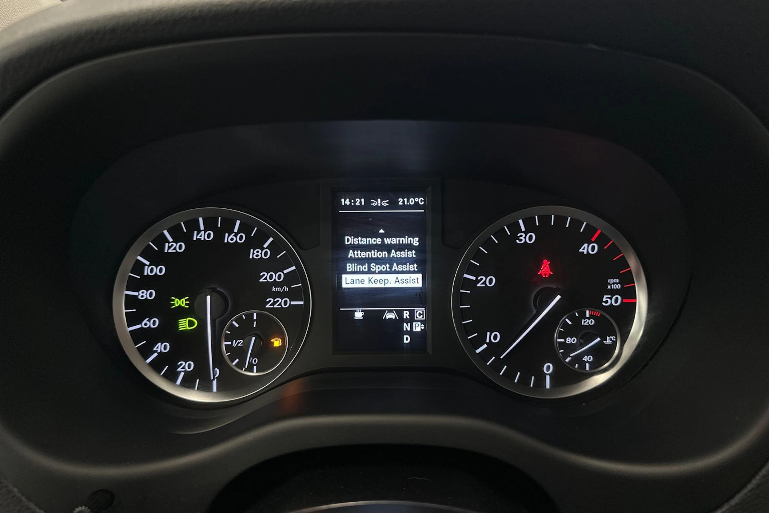 valkoinen Mercedes-Benz Vito 2017 kuva 16.