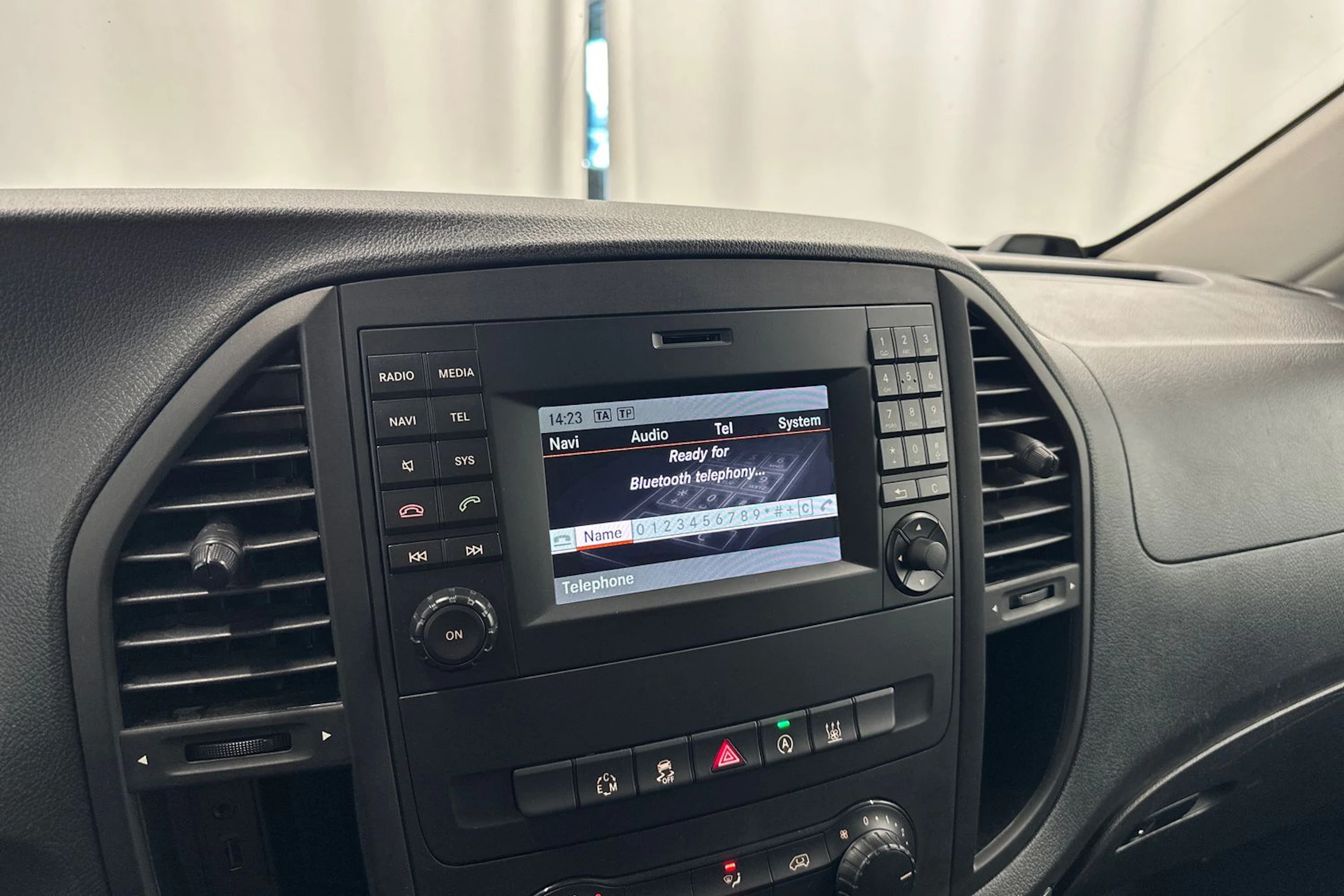 valkoinen Mercedes-Benz Vito 2017 kuva 24.
