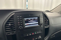 valkoinen Mercedes-Benz Vito 2017 kuva 24.