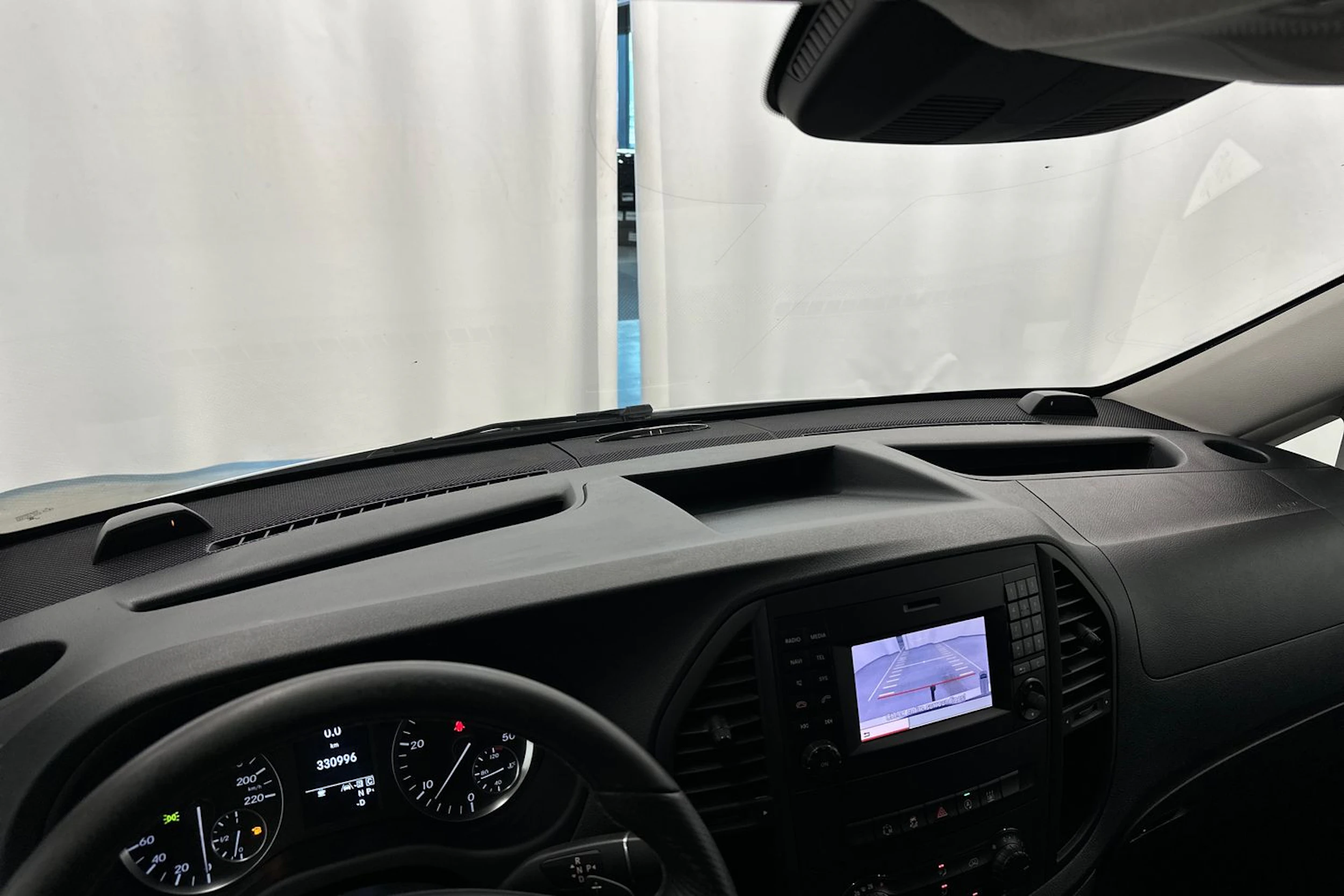 valkoinen Mercedes-Benz Vito 2017 kuva 26.