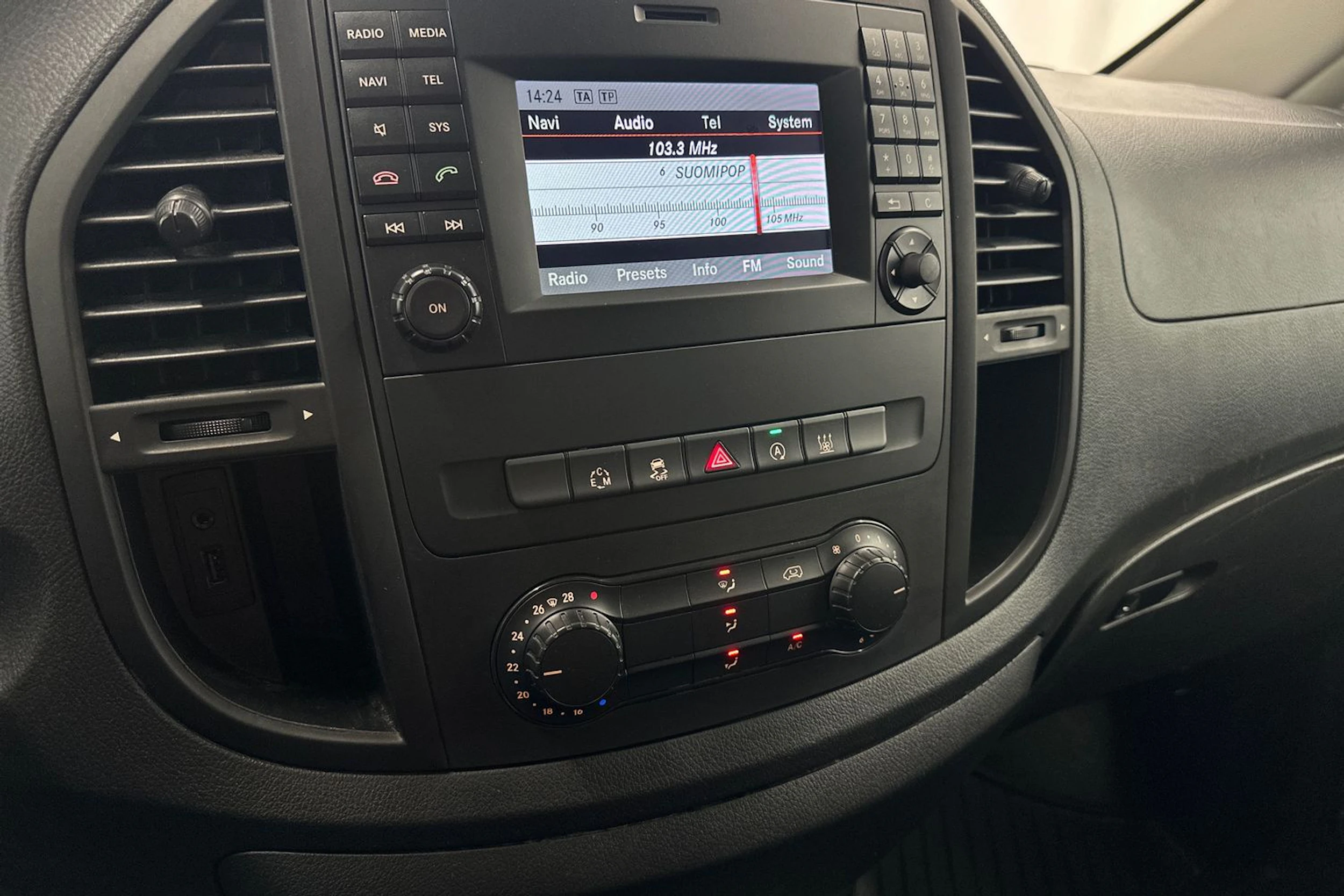 valkoinen Mercedes-Benz Vito 2017 kuva 27.
