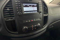 valkoinen Mercedes-Benz Vito 2017 kuva 27.