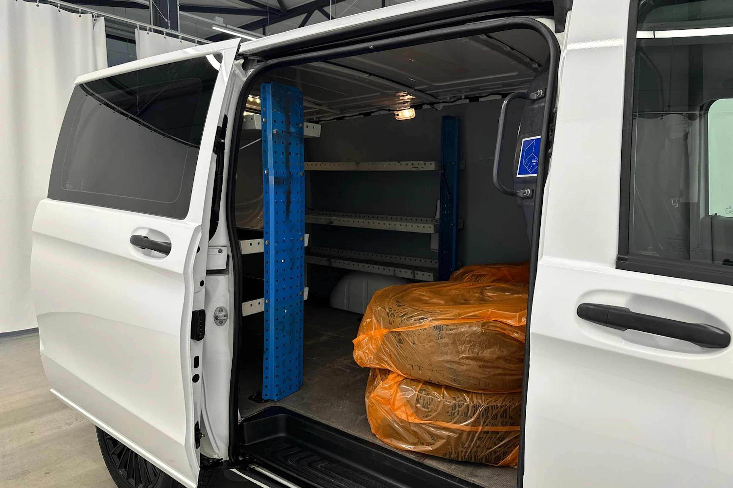 valkoinen Mercedes-Benz Vito 2017 kuva 31.