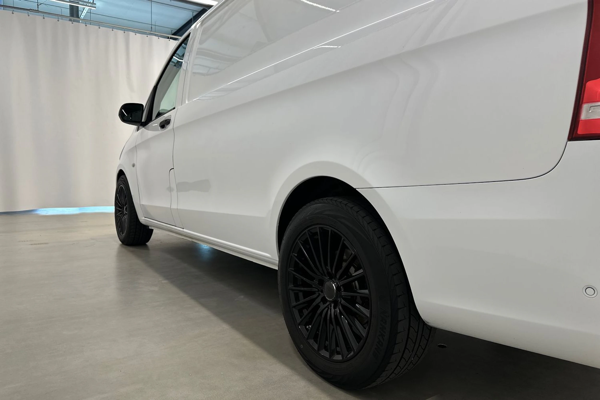 valkoinen Mercedes-Benz Vito 2017 kuva 34.