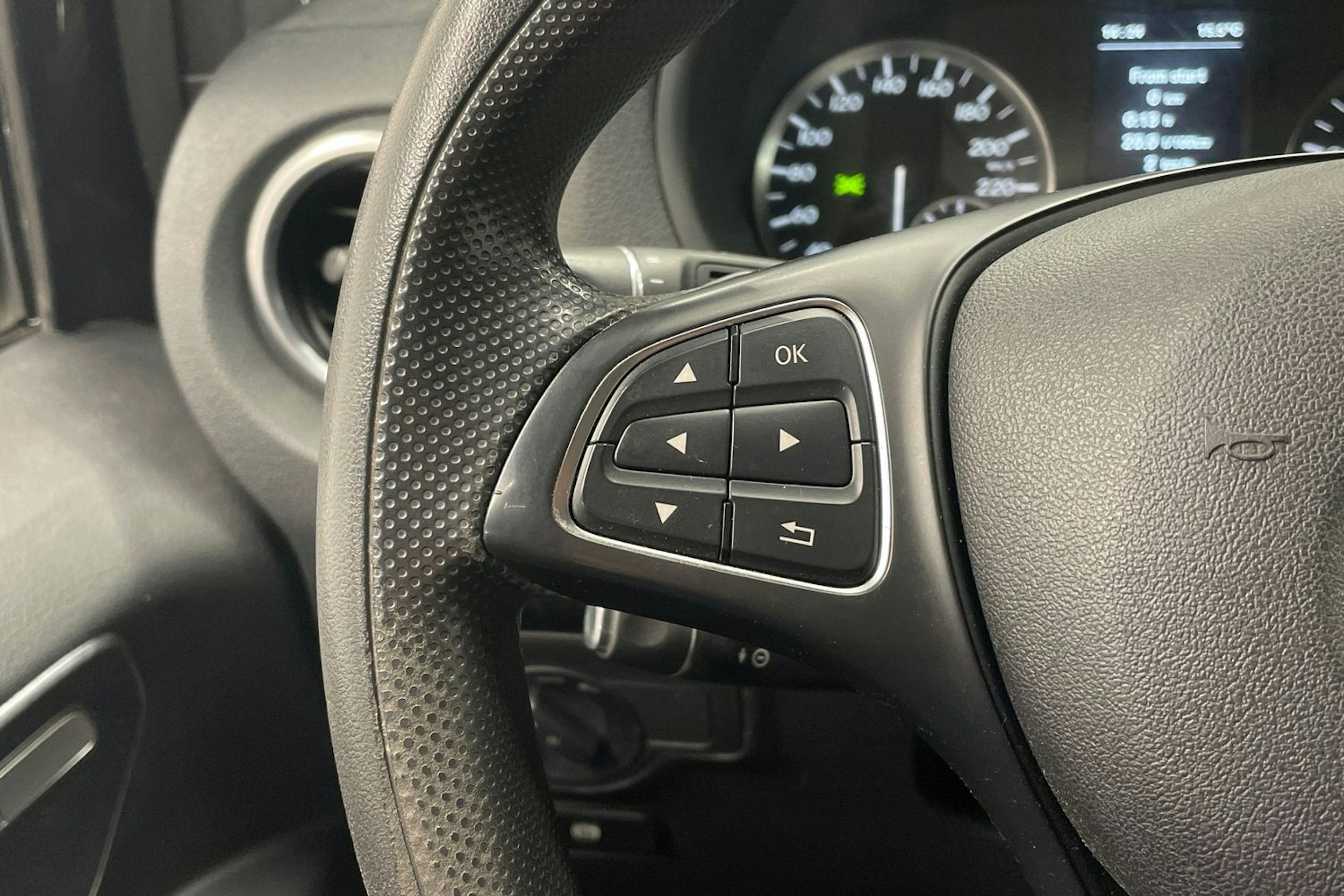 ruskea (beige) Mercedes-Benz Vito 2017 kuva 12.