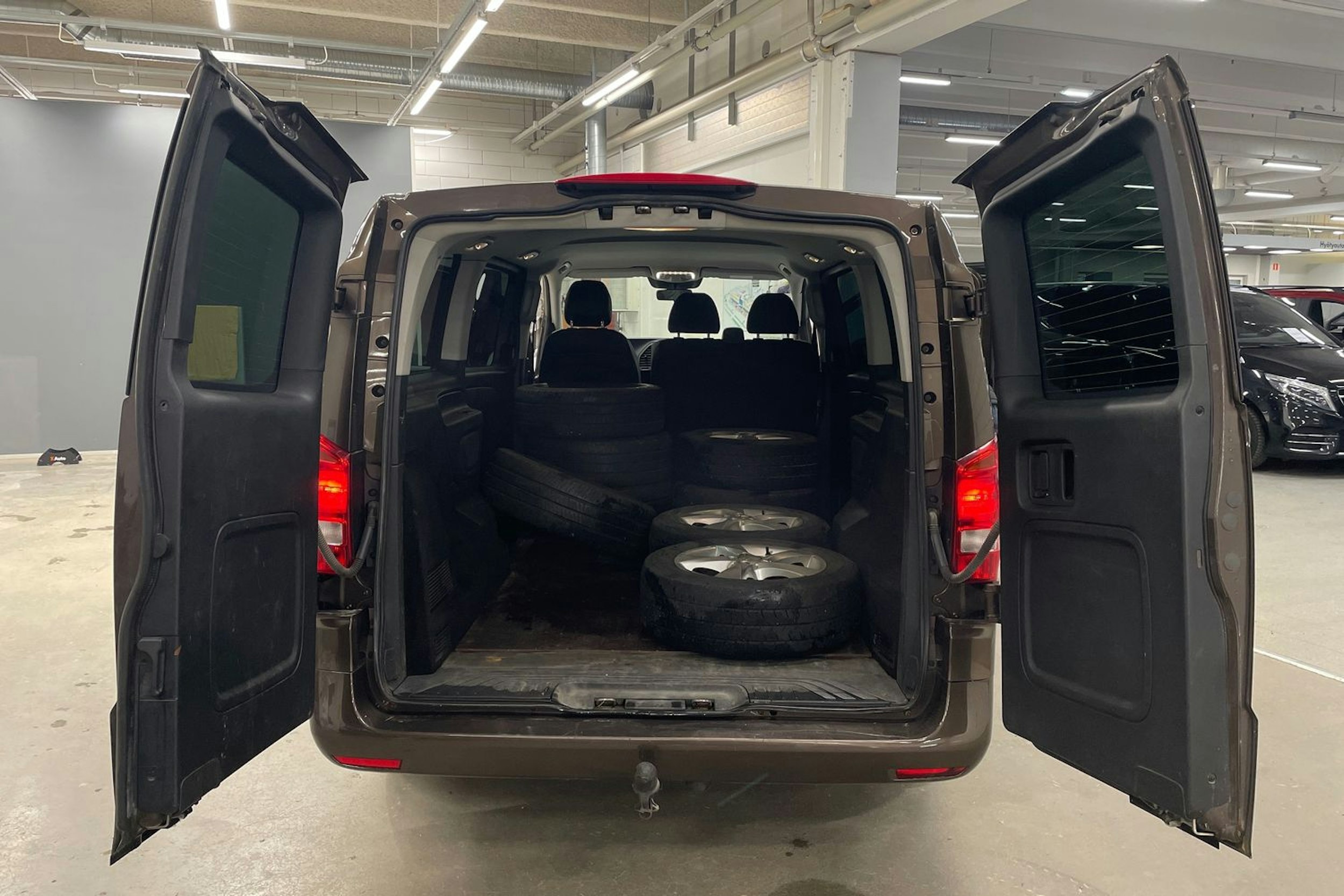 ruskea (beige) Mercedes-Benz Vito 2017 kuva 20.