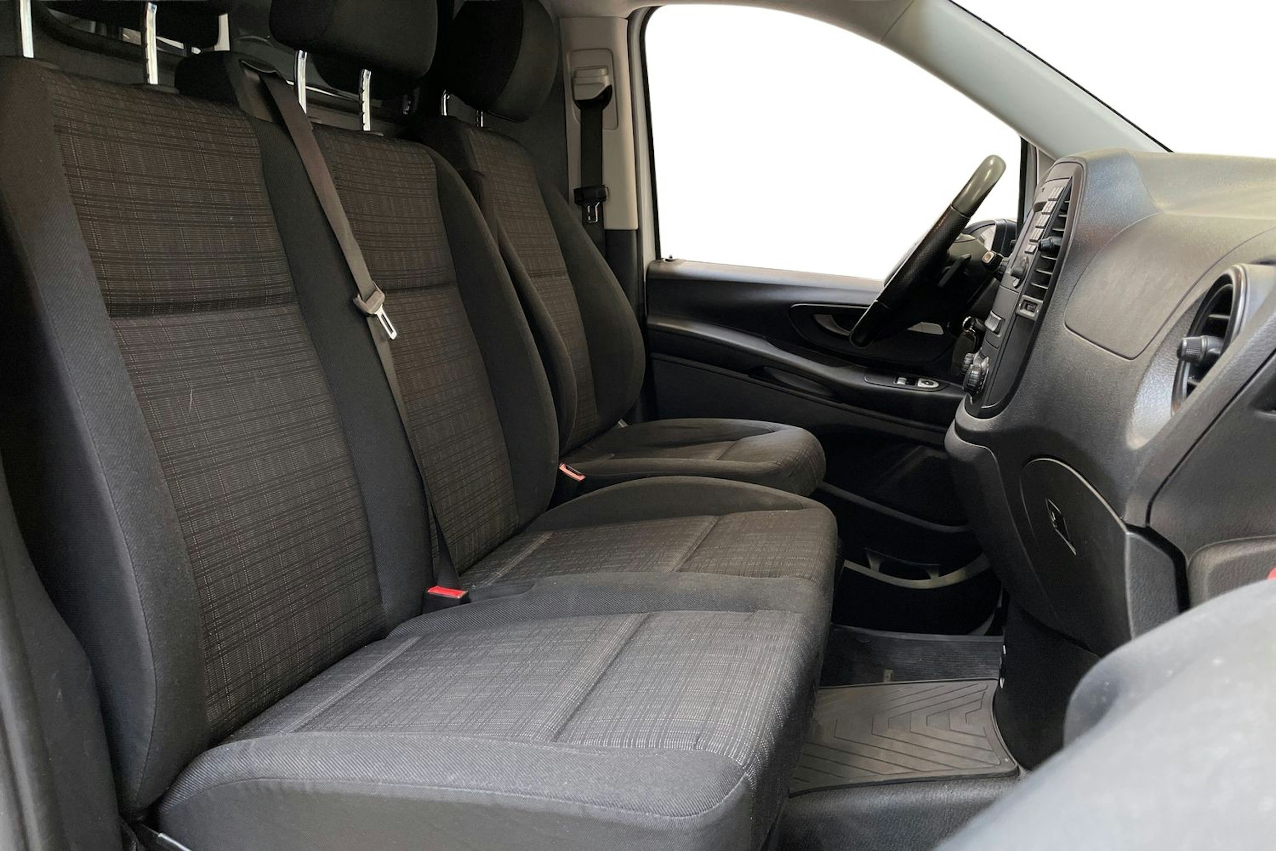 valkoinen Mercedes-Benz Vito 2017 kuva 10.