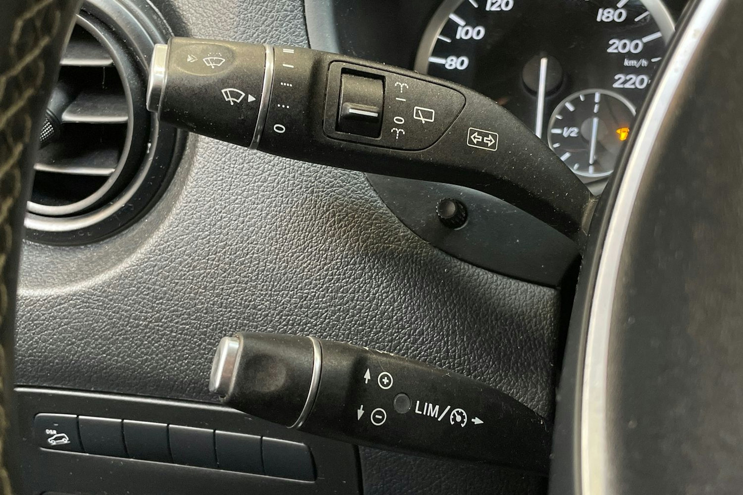 valkoinen Mercedes-Benz Vito 2017 kuva 22.