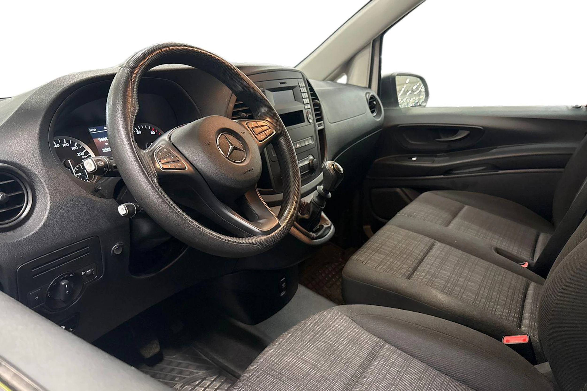 valkoinen Mercedes-Benz Vito 2017 kuva 3.
