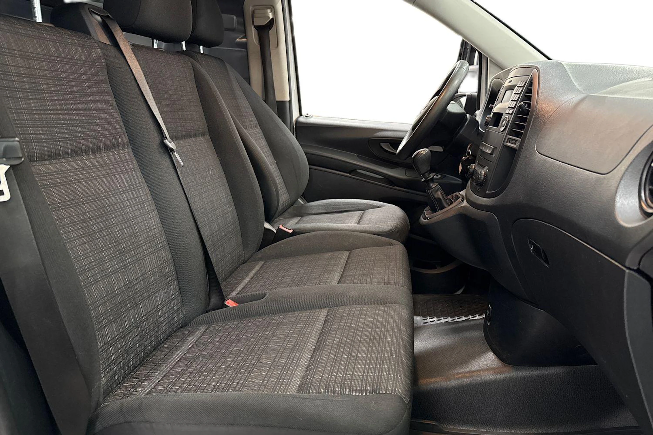 valkoinen Mercedes-Benz Vito 2017 kuva 11.