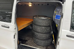 valkoinen Mercedes-Benz Vito 2017 kuva 13.