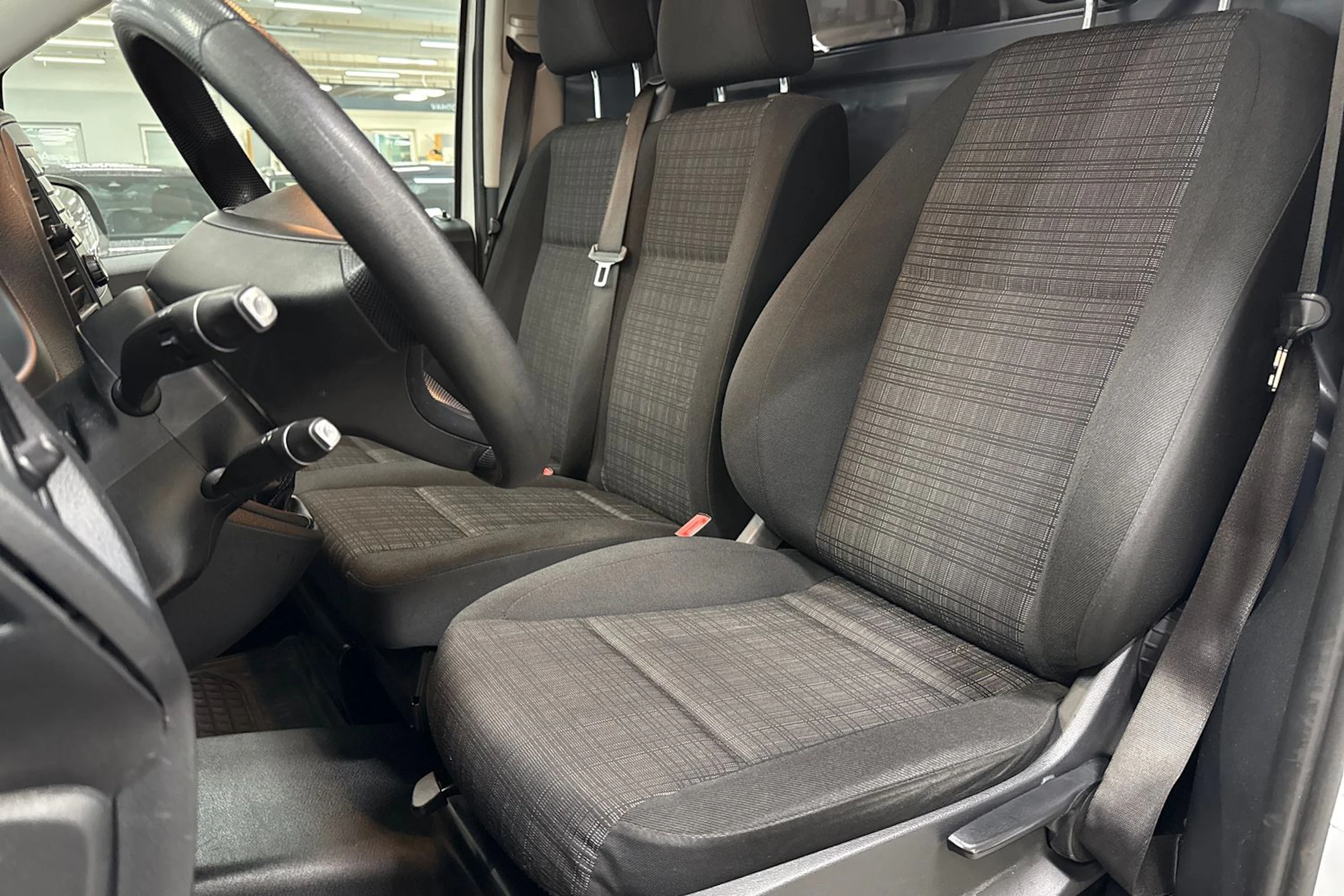 valkoinen Mercedes-Benz Vito 2017 kuva 16.