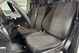 valkoinen Mercedes-Benz Vito 2017 kuva 16.