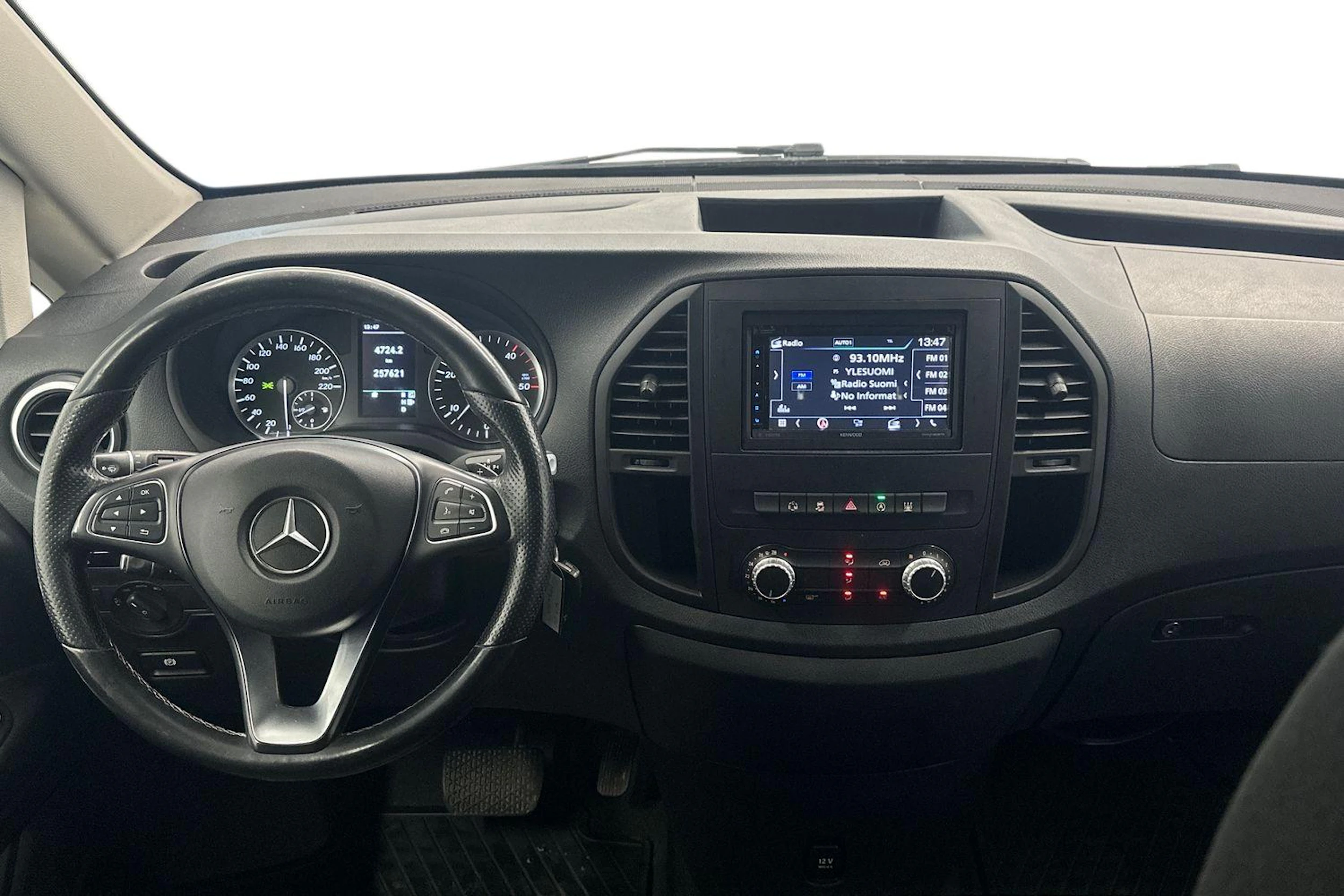 valkoinen Mercedes-Benz Vito 2017 kuva 7.