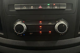 valkoinen Mercedes-Benz Vito 2017 kuva 19.