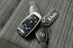 valkoinen Mercedes-Benz Vito 2017 kuva 22.
