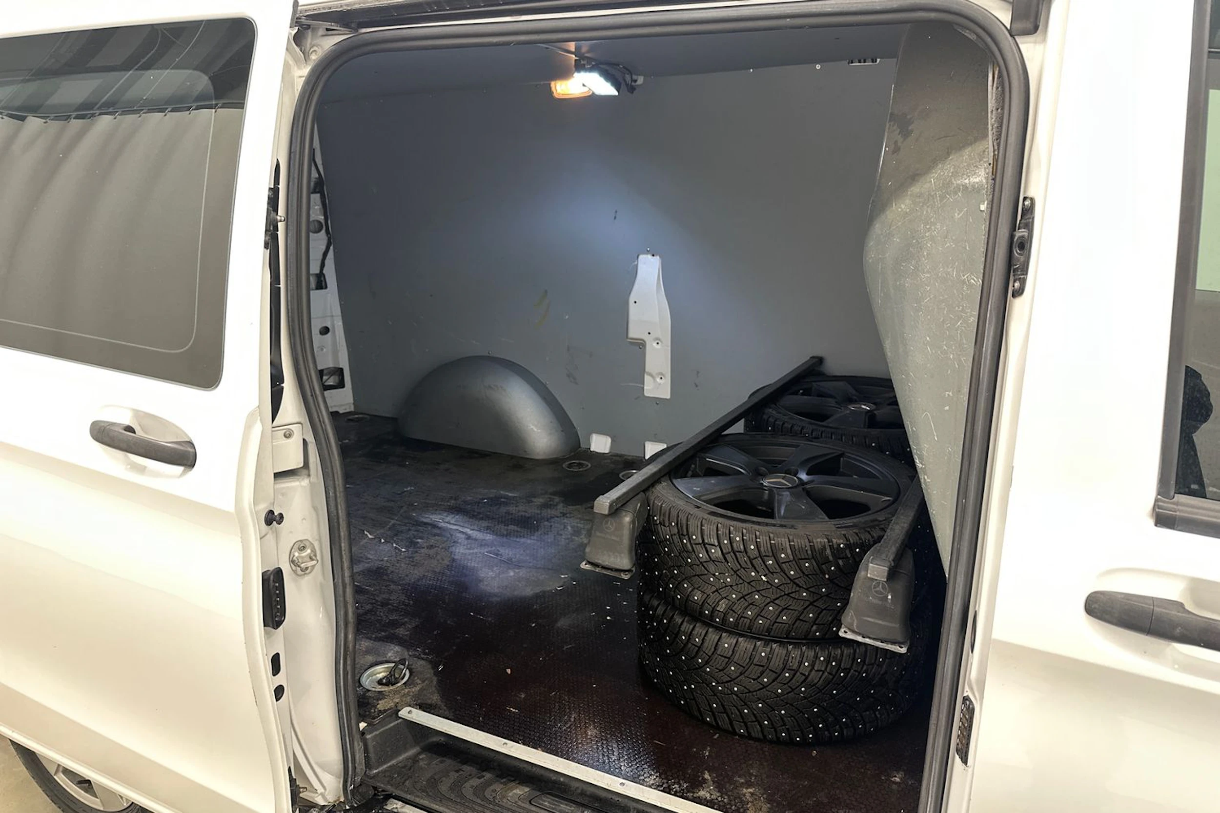 valkoinen Mercedes-Benz Vito 2017 kuva 23.