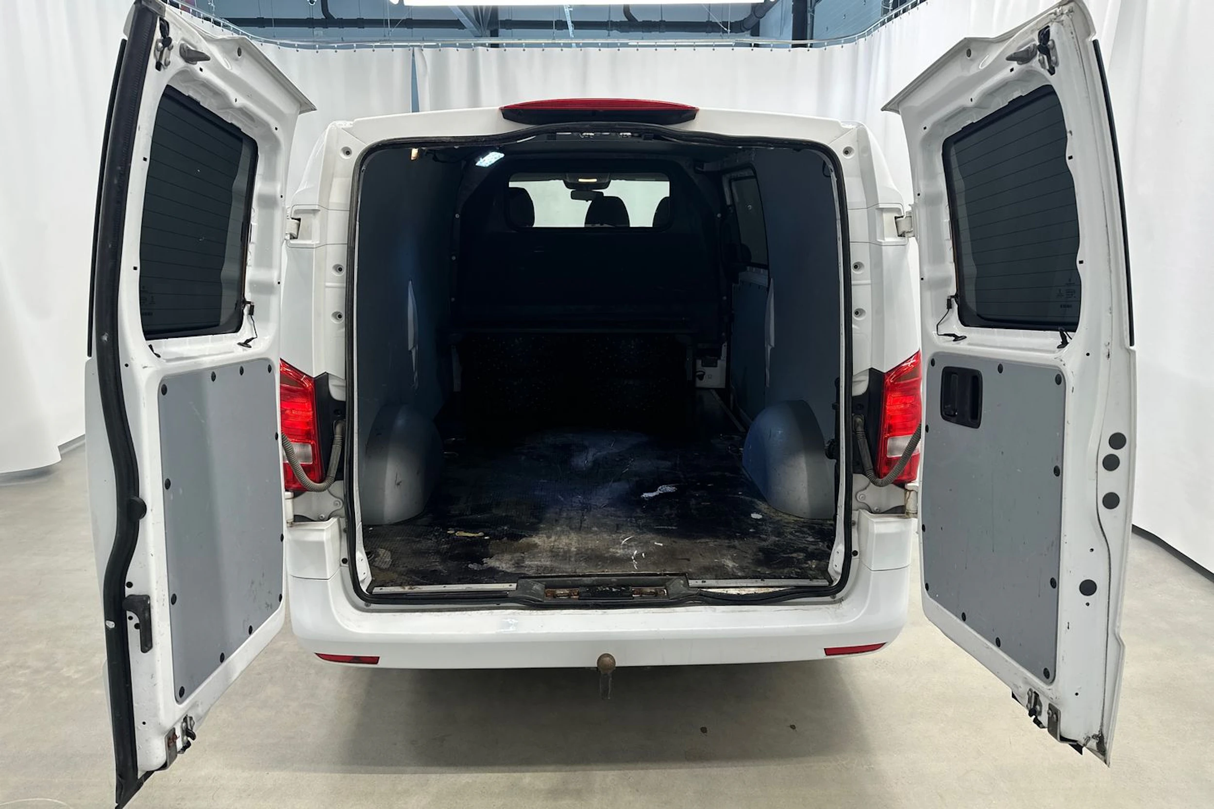 valkoinen Mercedes-Benz Vito 2017 kuva 24.