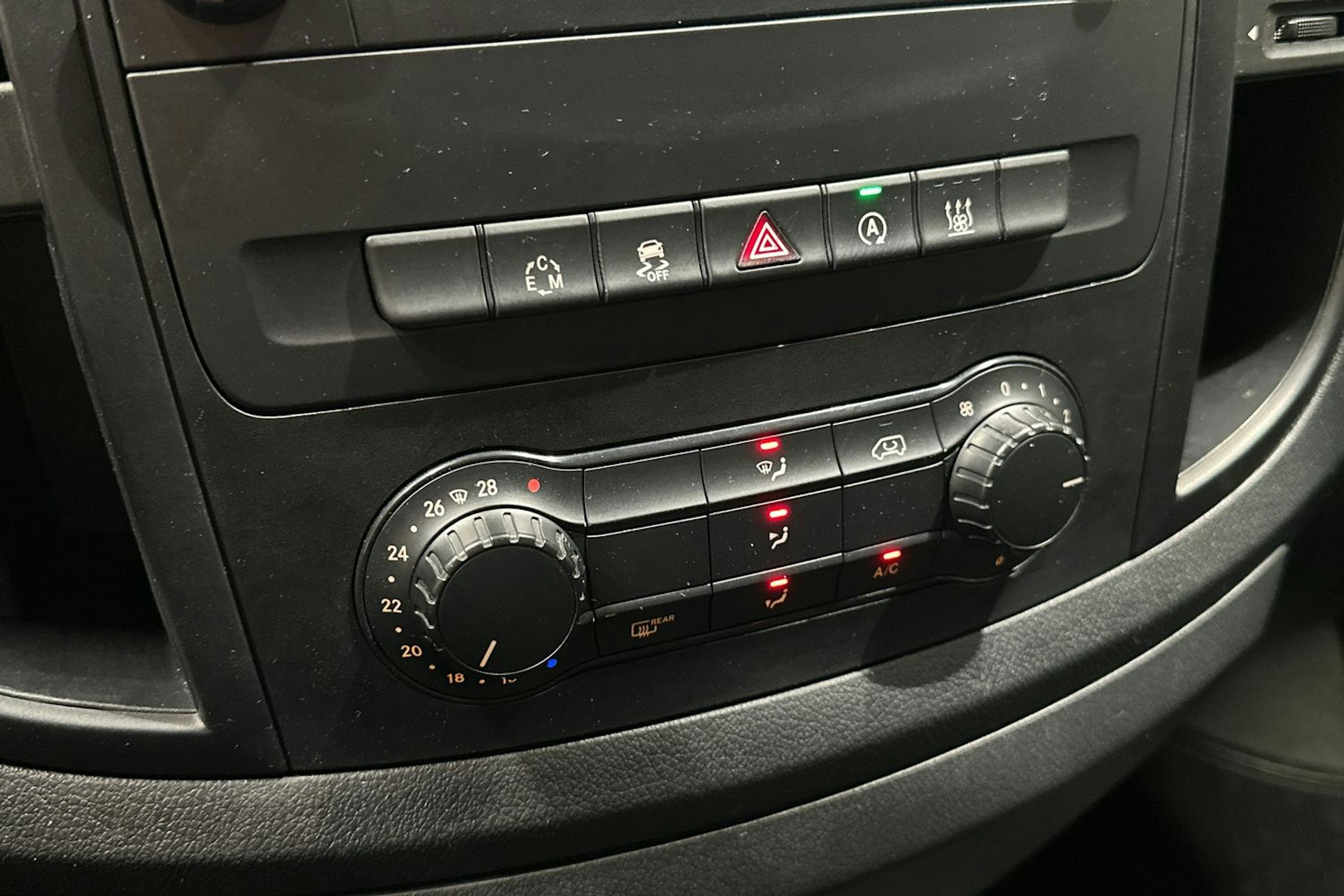 valkoinen Mercedes-Benz Vito 2017 kuva 20.