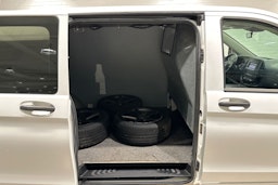 valkoinen Mercedes-Benz Vito 2017 kuva 22.