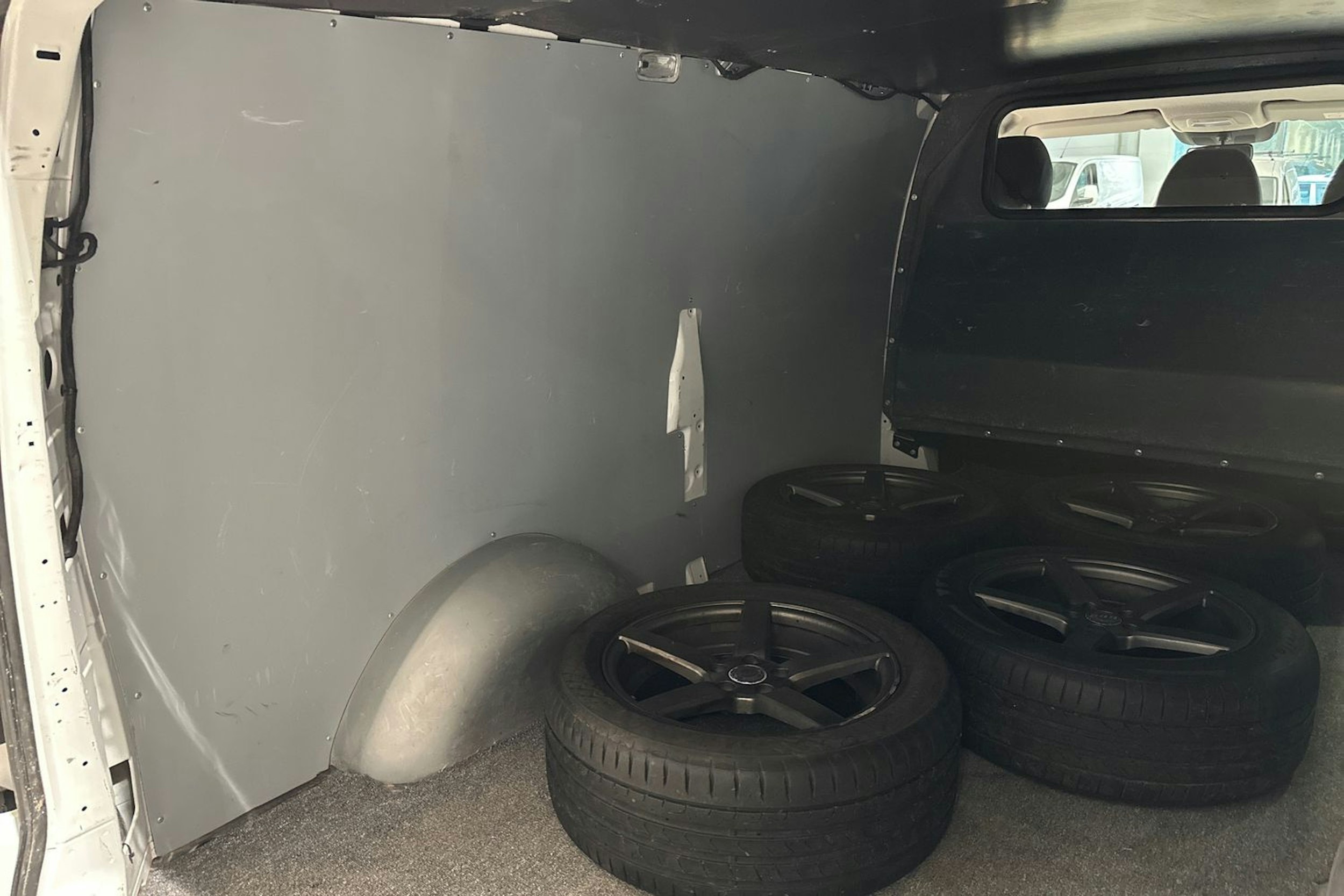 valkoinen Mercedes-Benz Vito 2017 kuva 27.