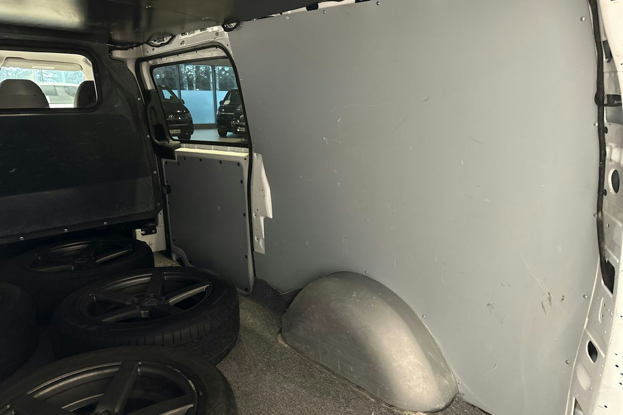 valkoinen Mercedes-Benz Vito 2017 kuva 28.