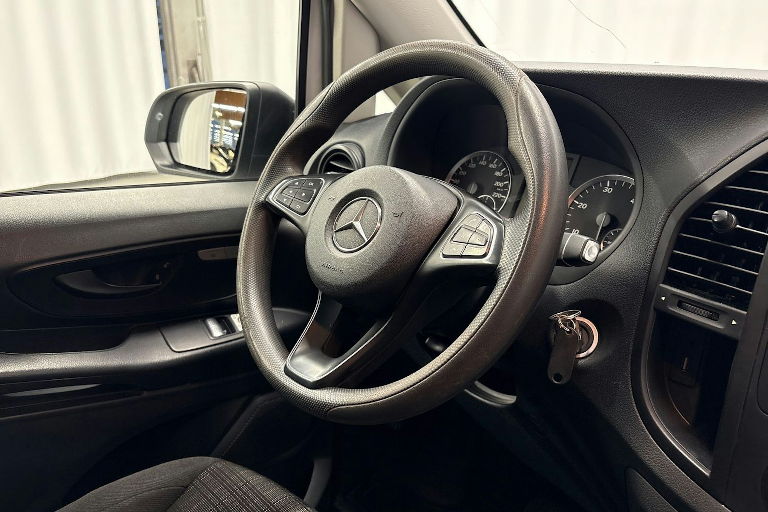 valkoinen Mercedes-Benz Vito 2017 kuva 13.