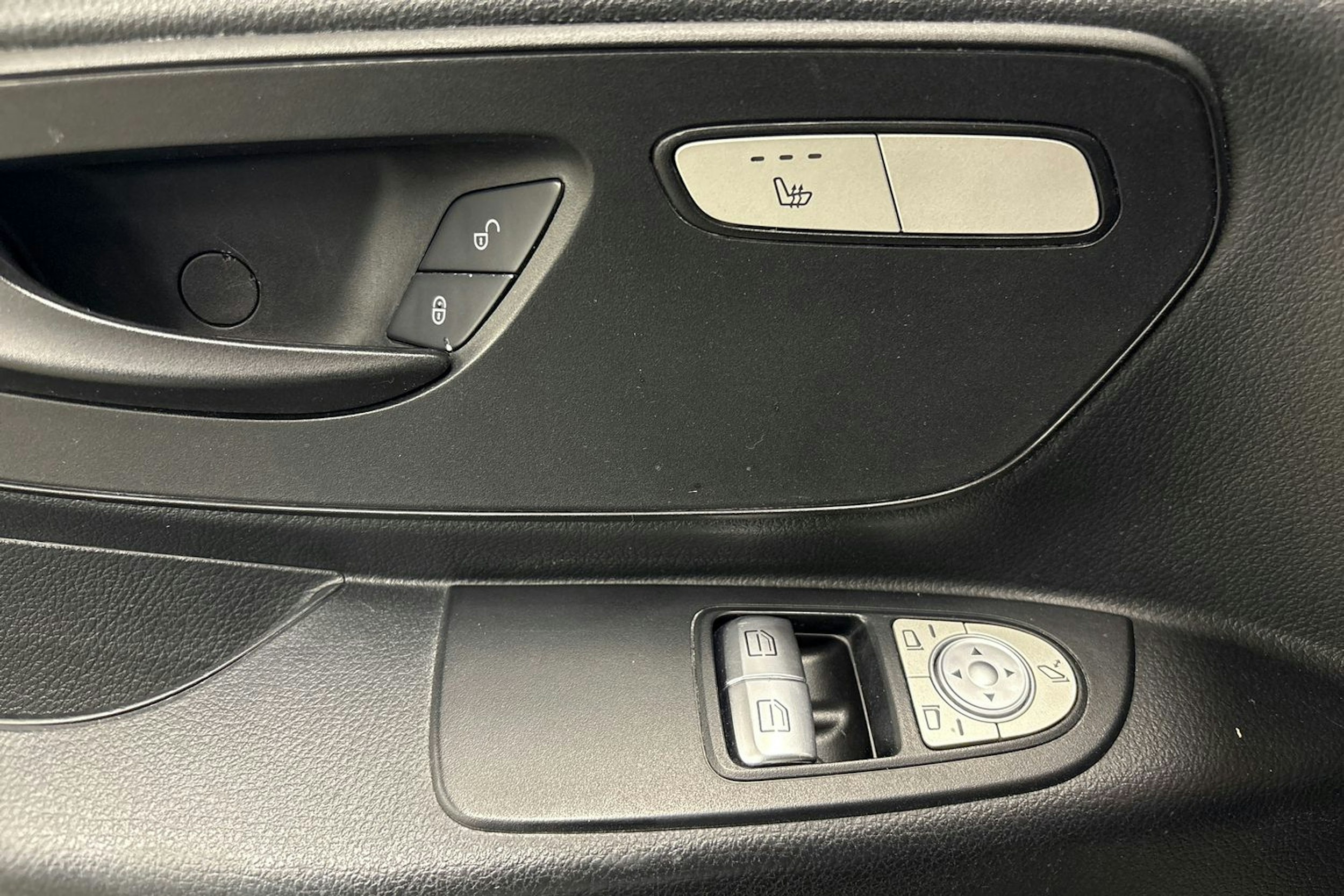 valkoinen Mercedes-Benz Vito 2017 kuva 19.