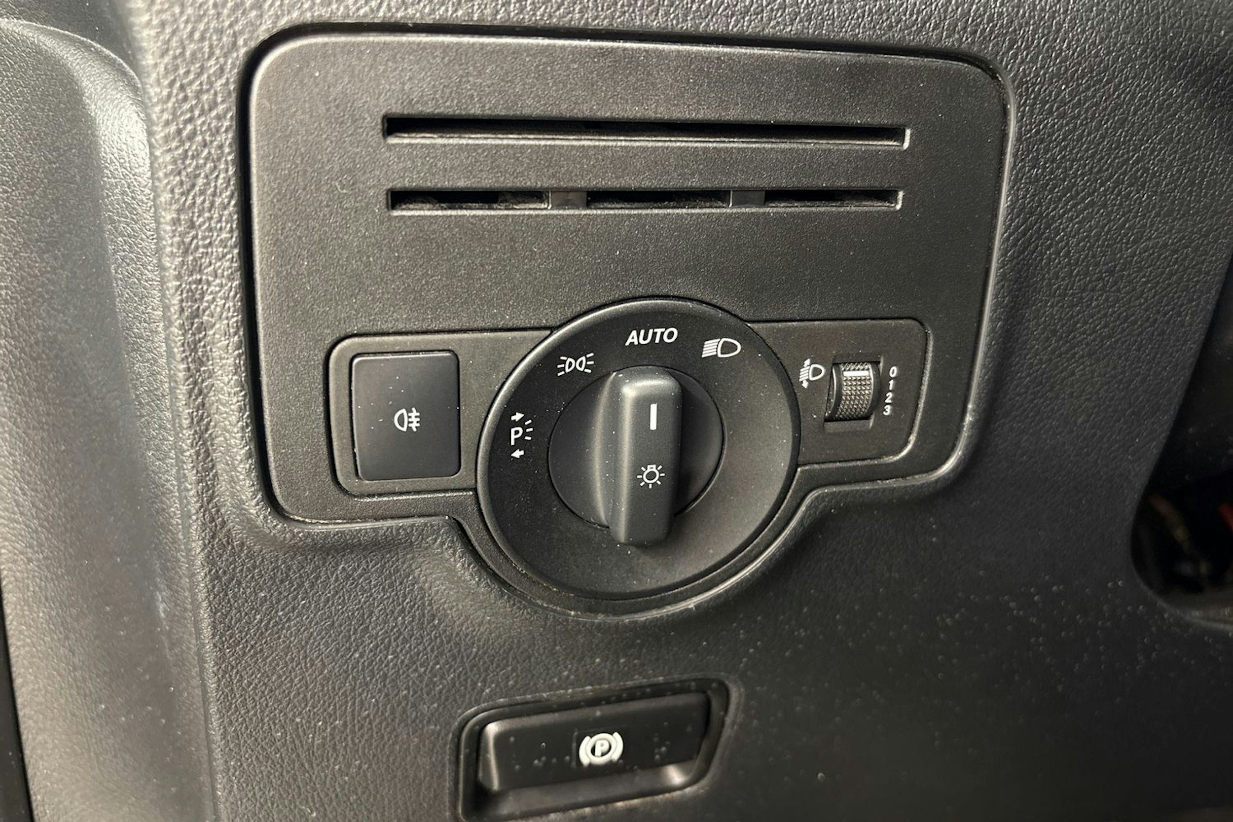 valkoinen Mercedes-Benz Vito 2017 kuva 20.