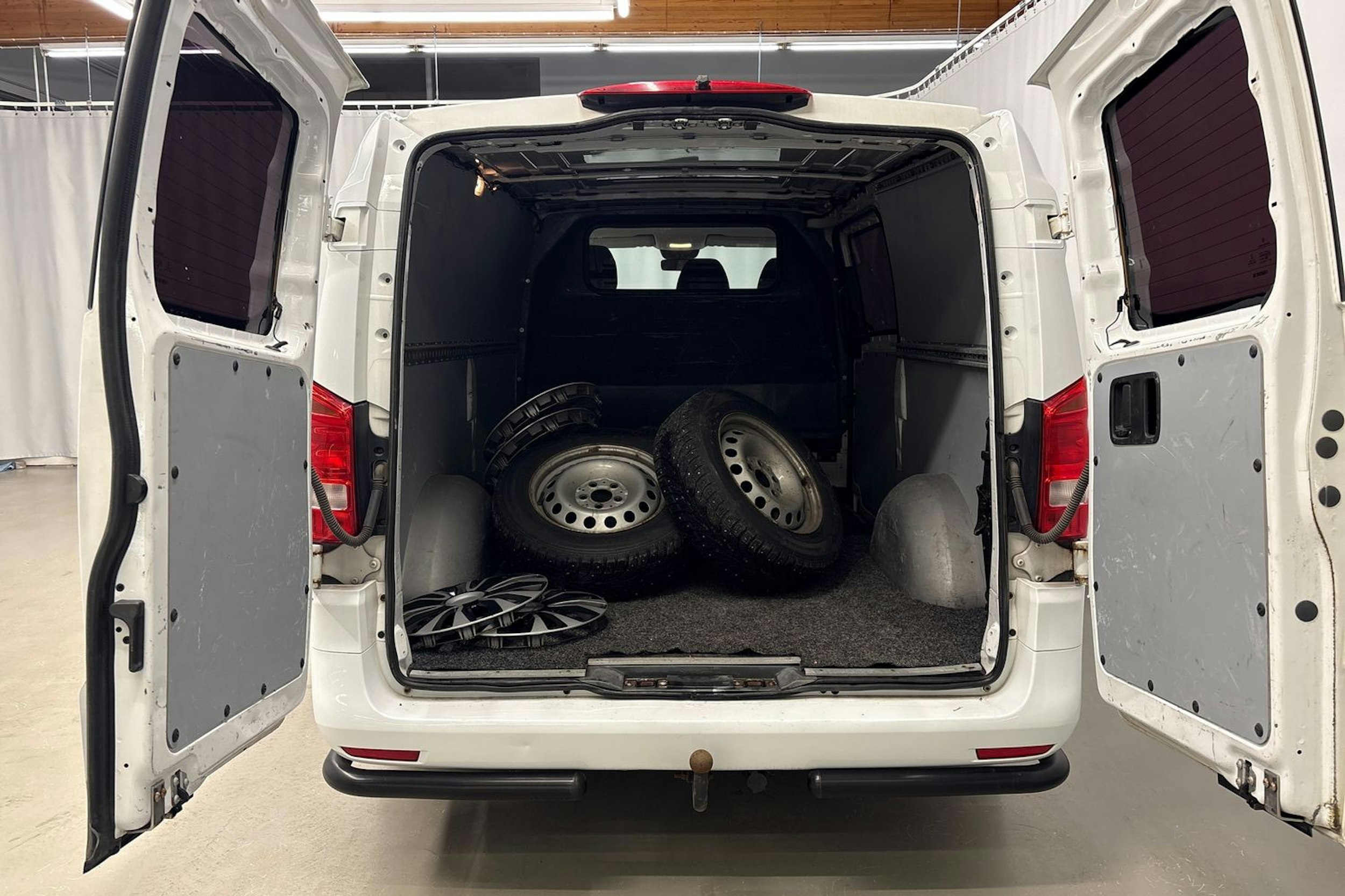 valkoinen Mercedes-Benz Vito 2017 kuva 25.