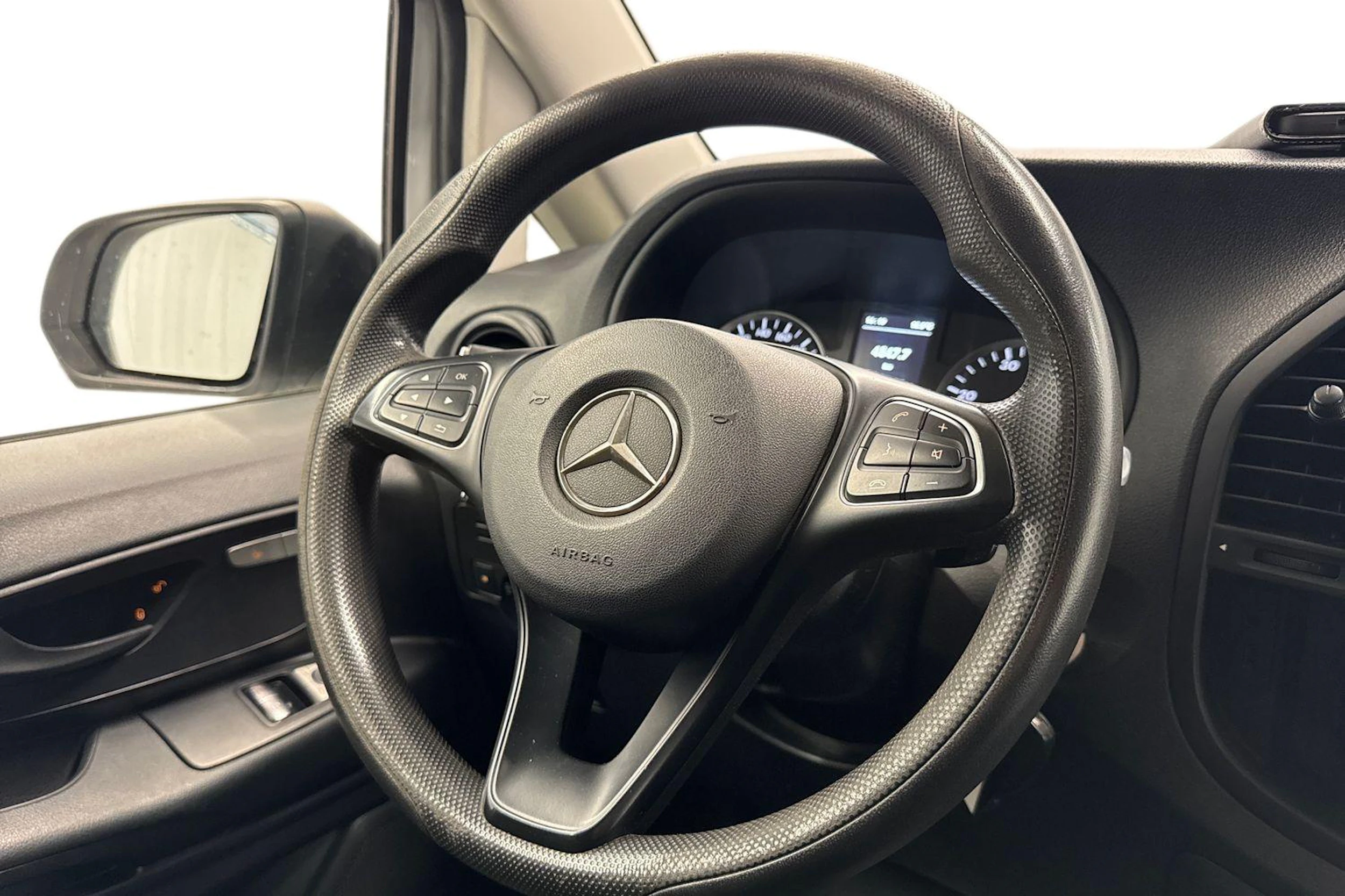 valkoinen Mercedes-Benz Vito 2017 kuva 9.