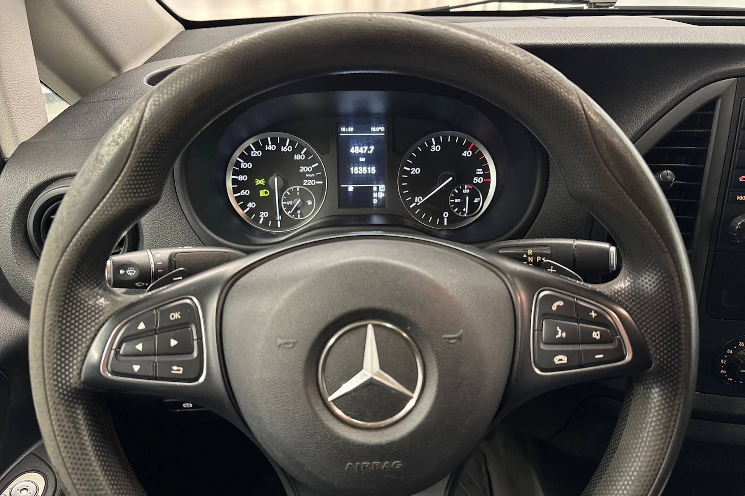 valkoinen Mercedes-Benz Vito 2017 kuva 13.