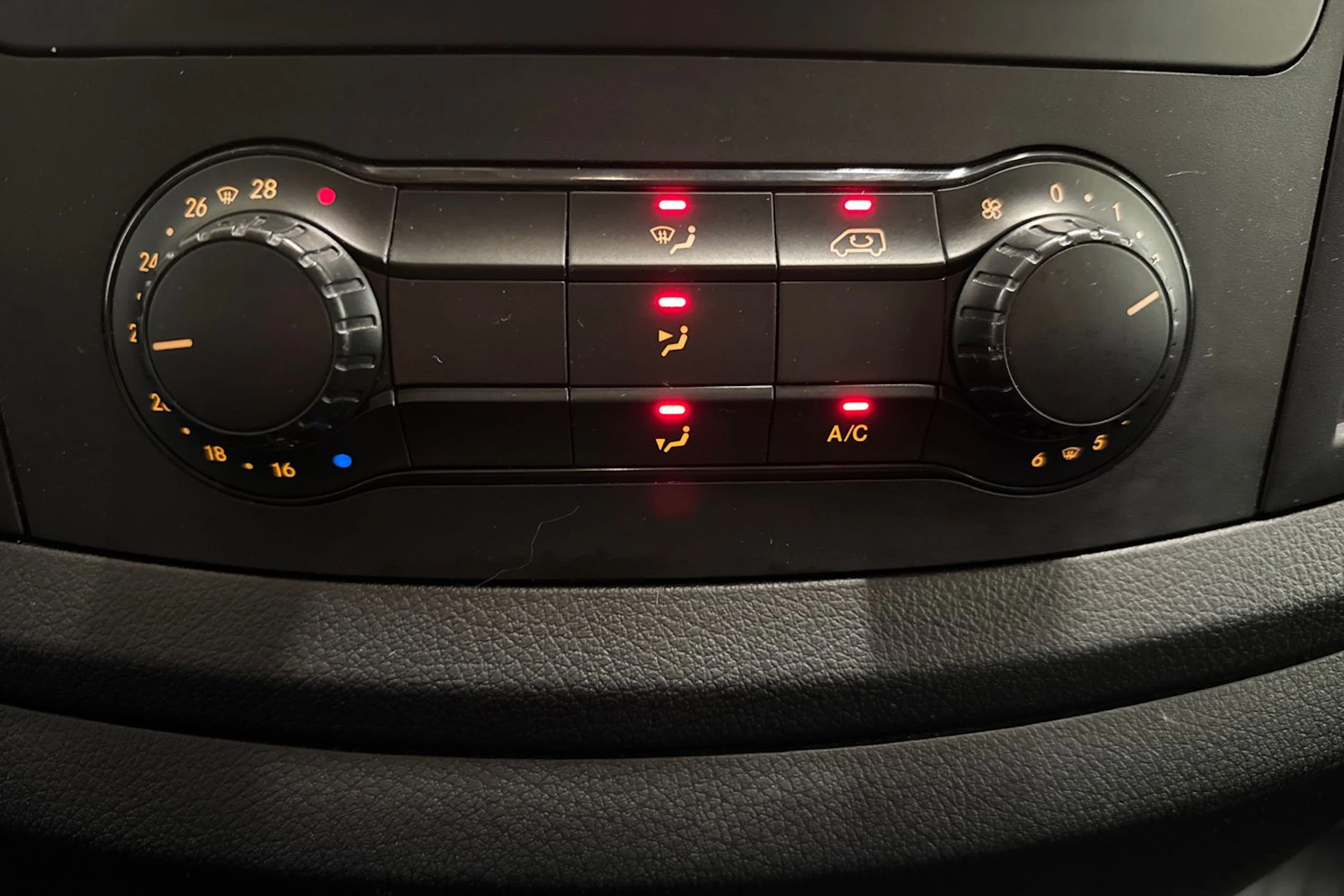valkoinen Mercedes-Benz Vito 2017 kuva 17.