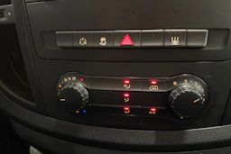 valkoinen Mercedes-Benz Vito 2017 kuva 18.
