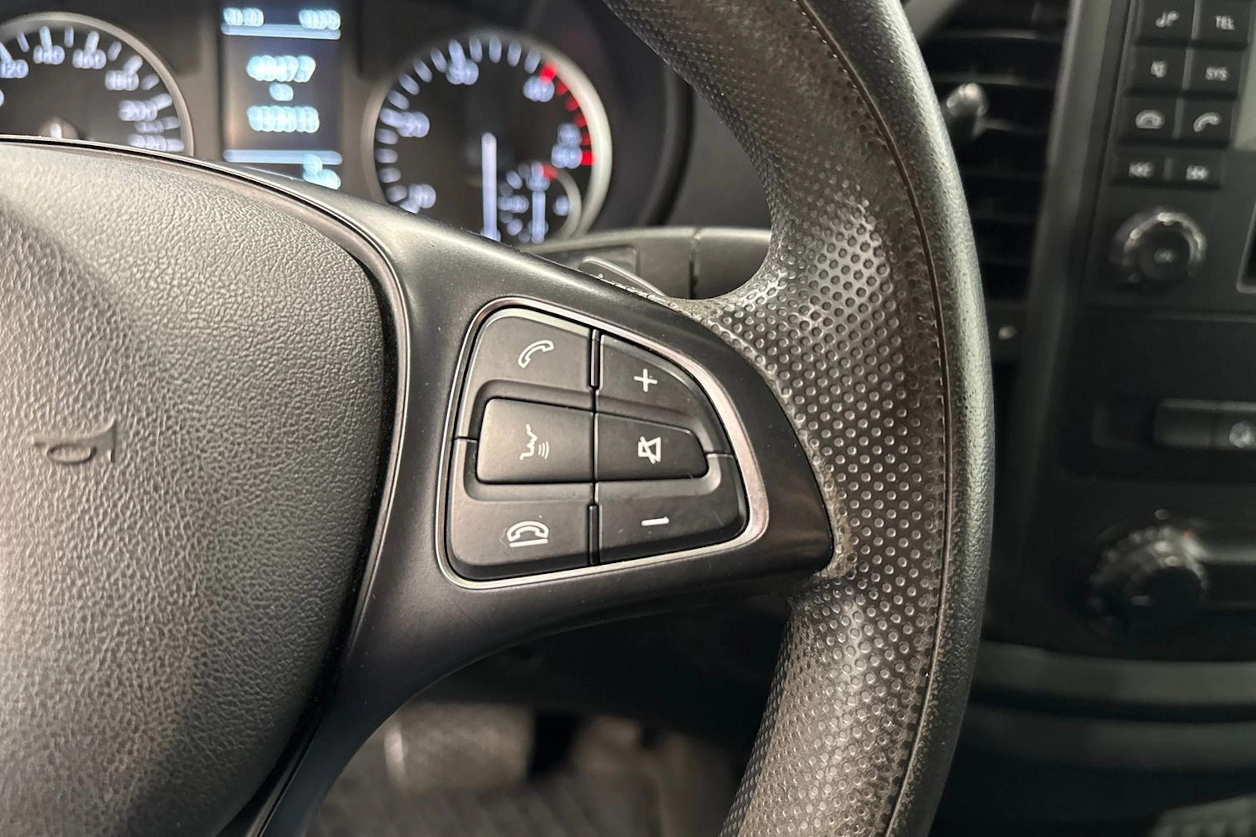 valkoinen Mercedes-Benz Vito 2017 kuva 19.