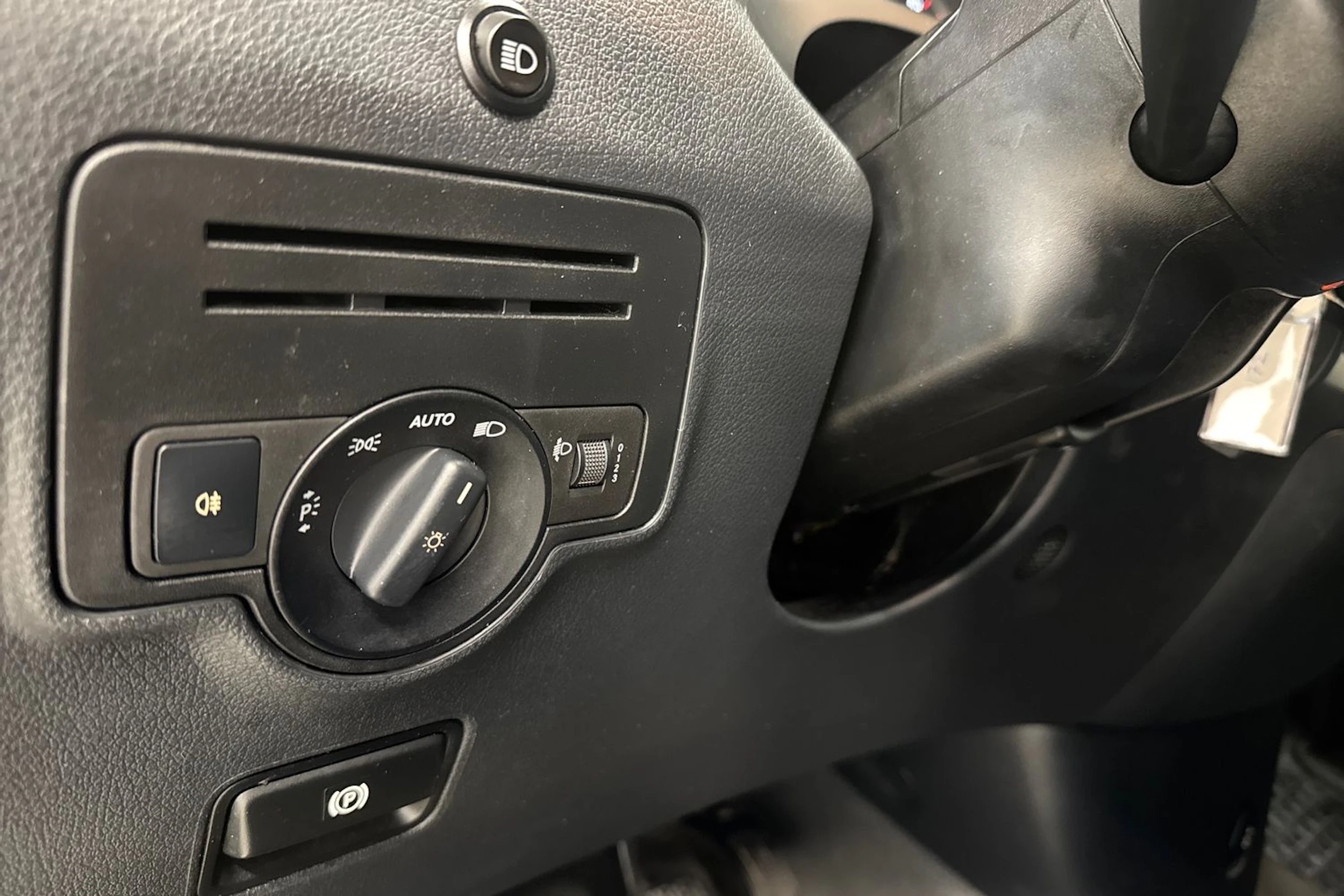 valkoinen Mercedes-Benz Vito 2017 kuva 22.