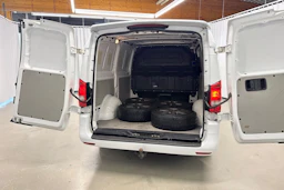 valkoinen Mercedes-Benz Vito 2017 kuva 26.