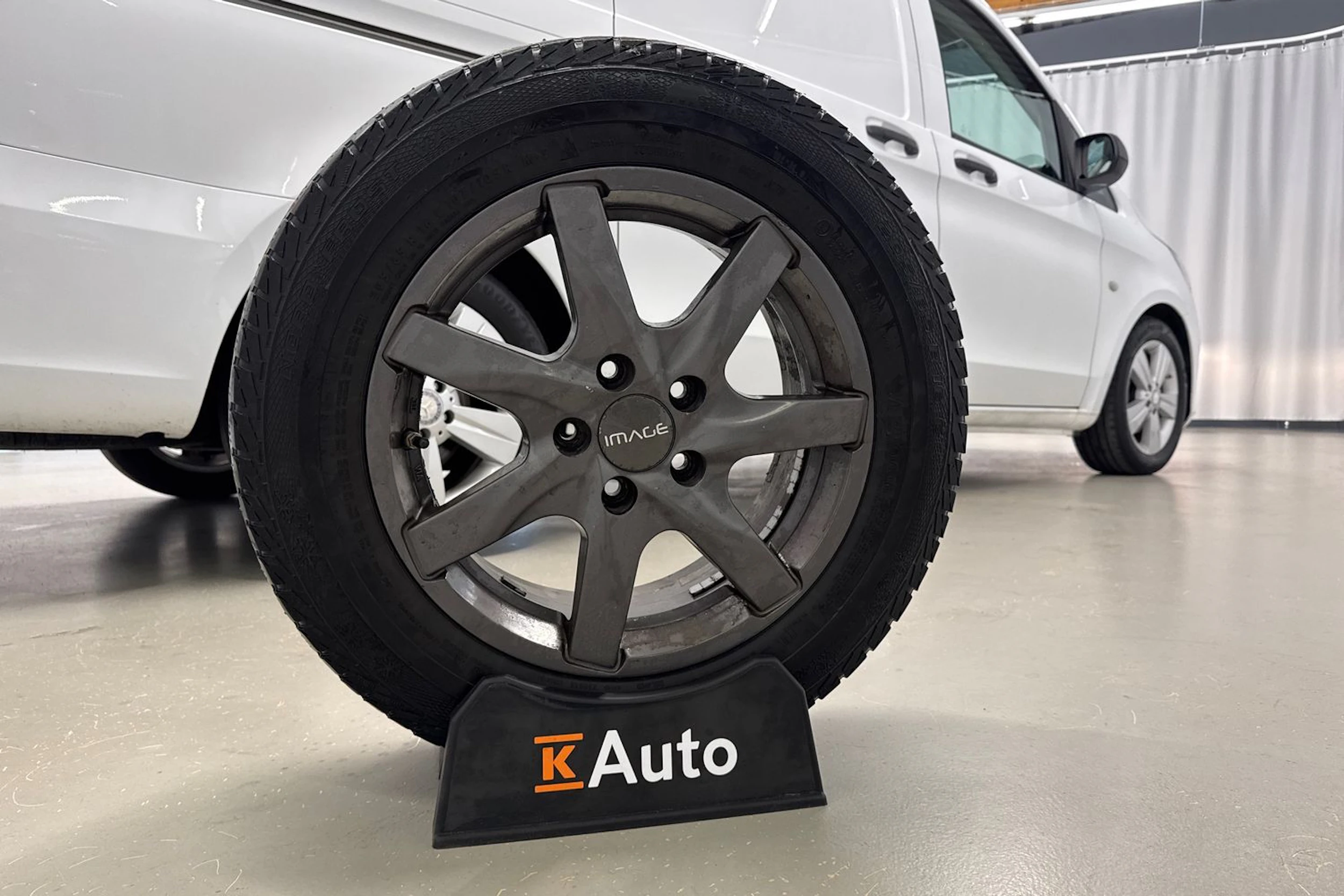 valkoinen Mercedes-Benz Vito 2017 kuva 27.