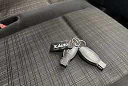 valkoinen Mercedes-Benz Vito 2017 kuva 30.