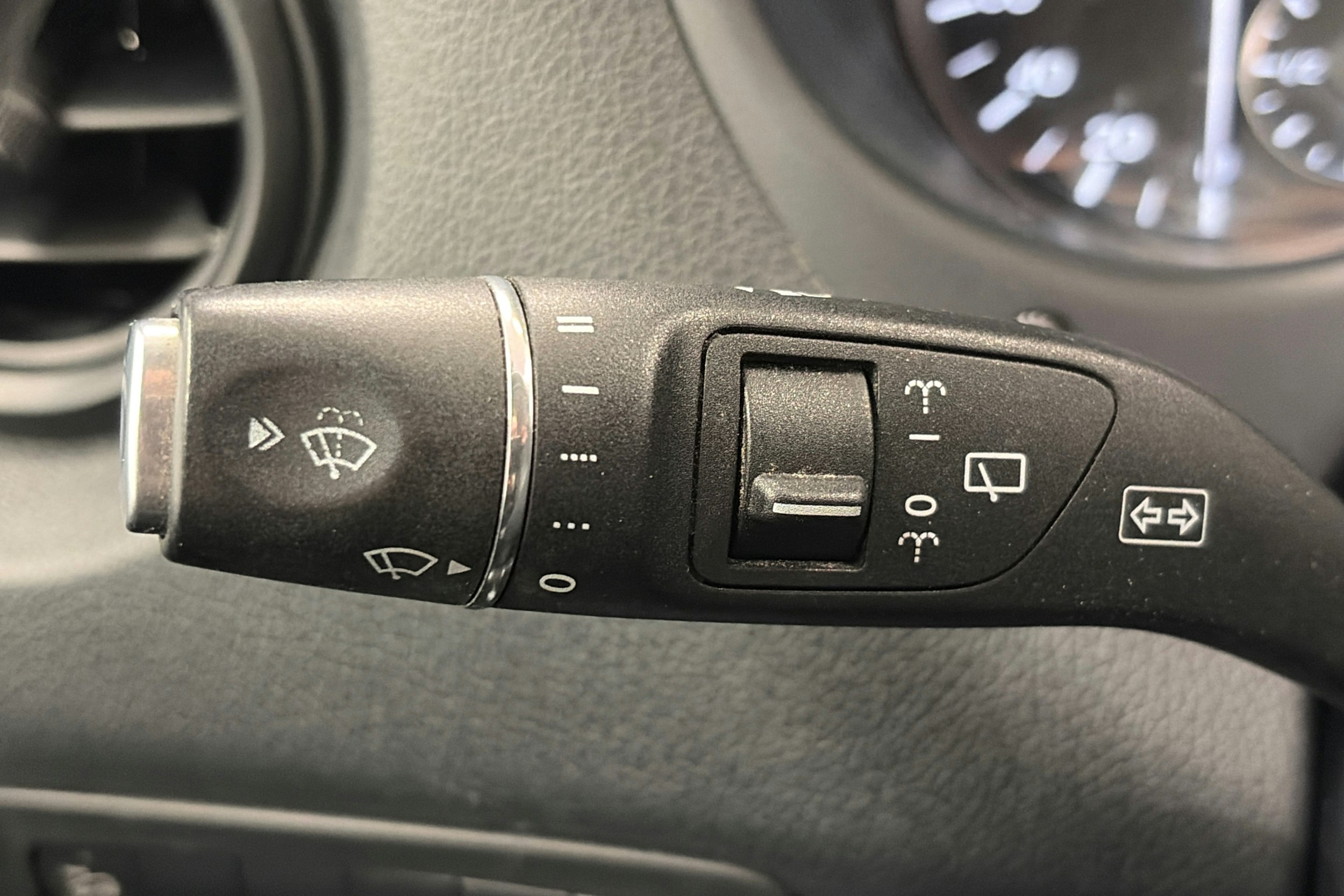 valkoinen Mercedes-Benz Vito 2017 kuva 21.