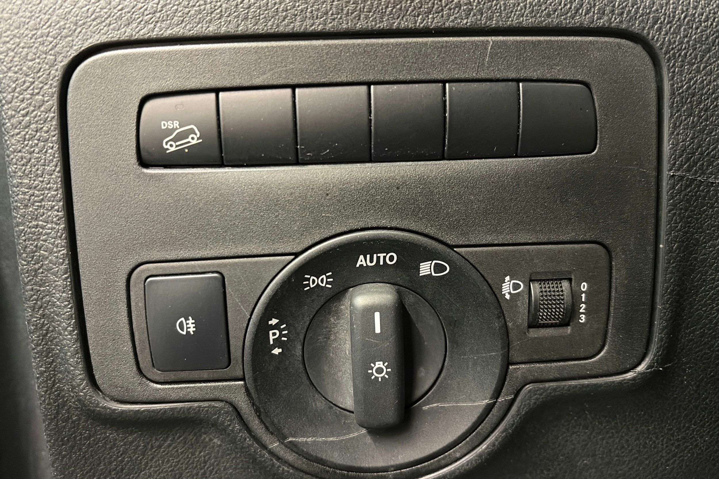 valkoinen Mercedes-Benz Vito 2017 kuva 24.