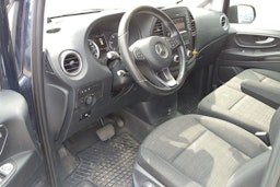 sininen Mercedes-Benz Vito 2017 kuva 3.