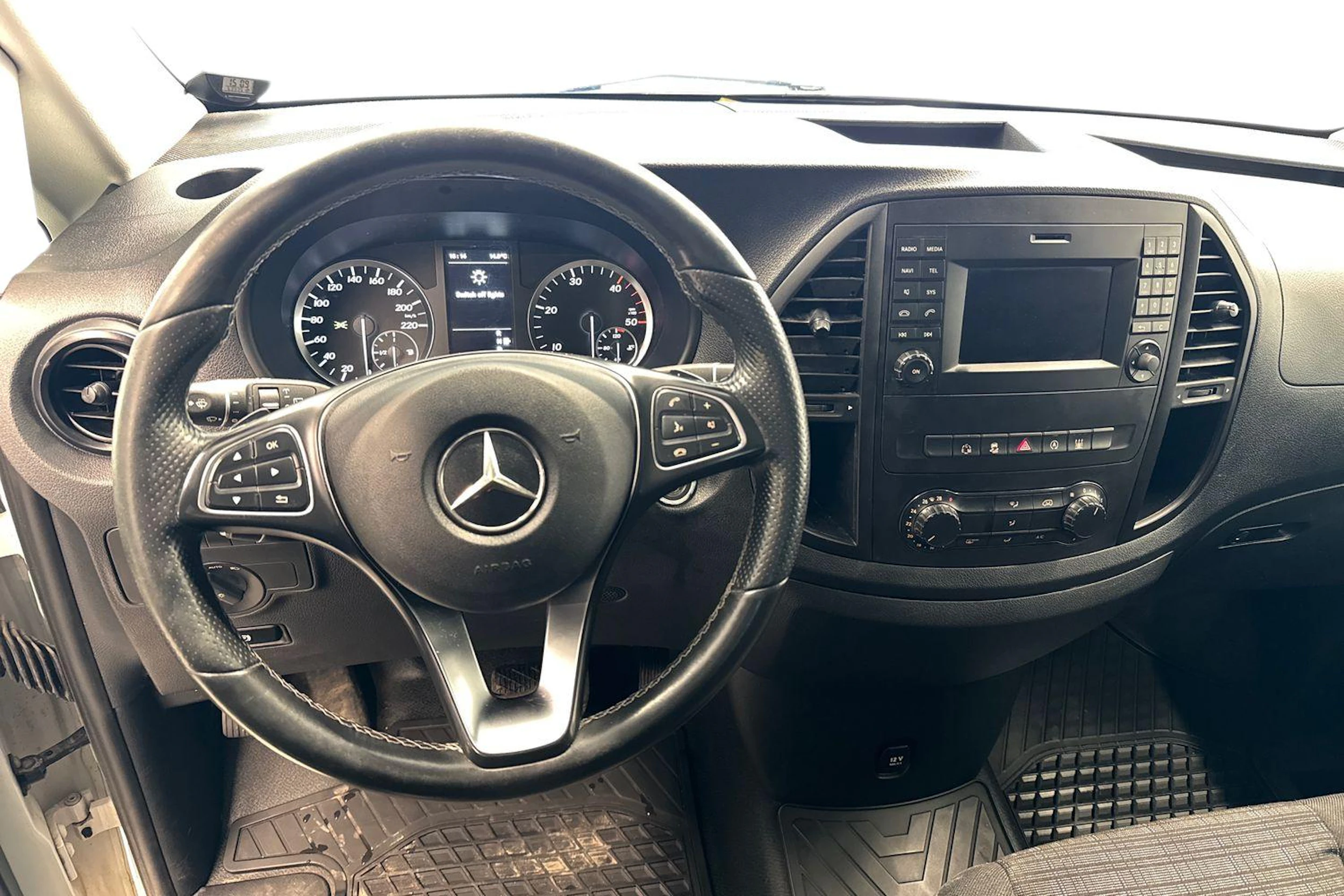 valkoinen Mercedes-Benz Vito 2017 kuva 7.