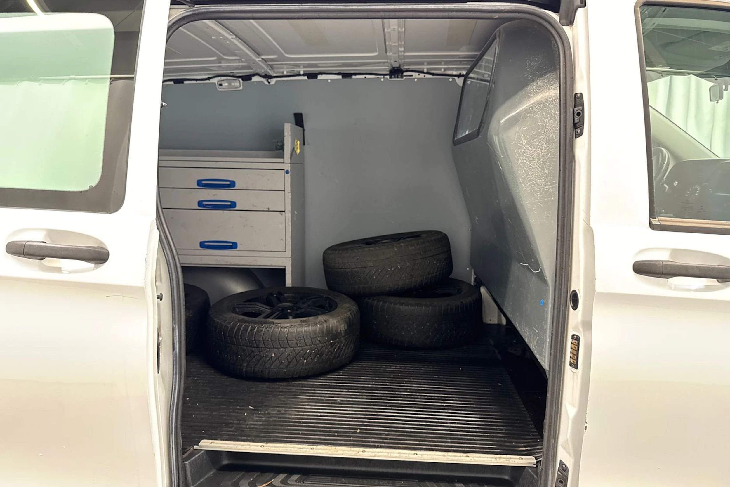 valkoinen Mercedes-Benz Vito 2017 kuva 10.