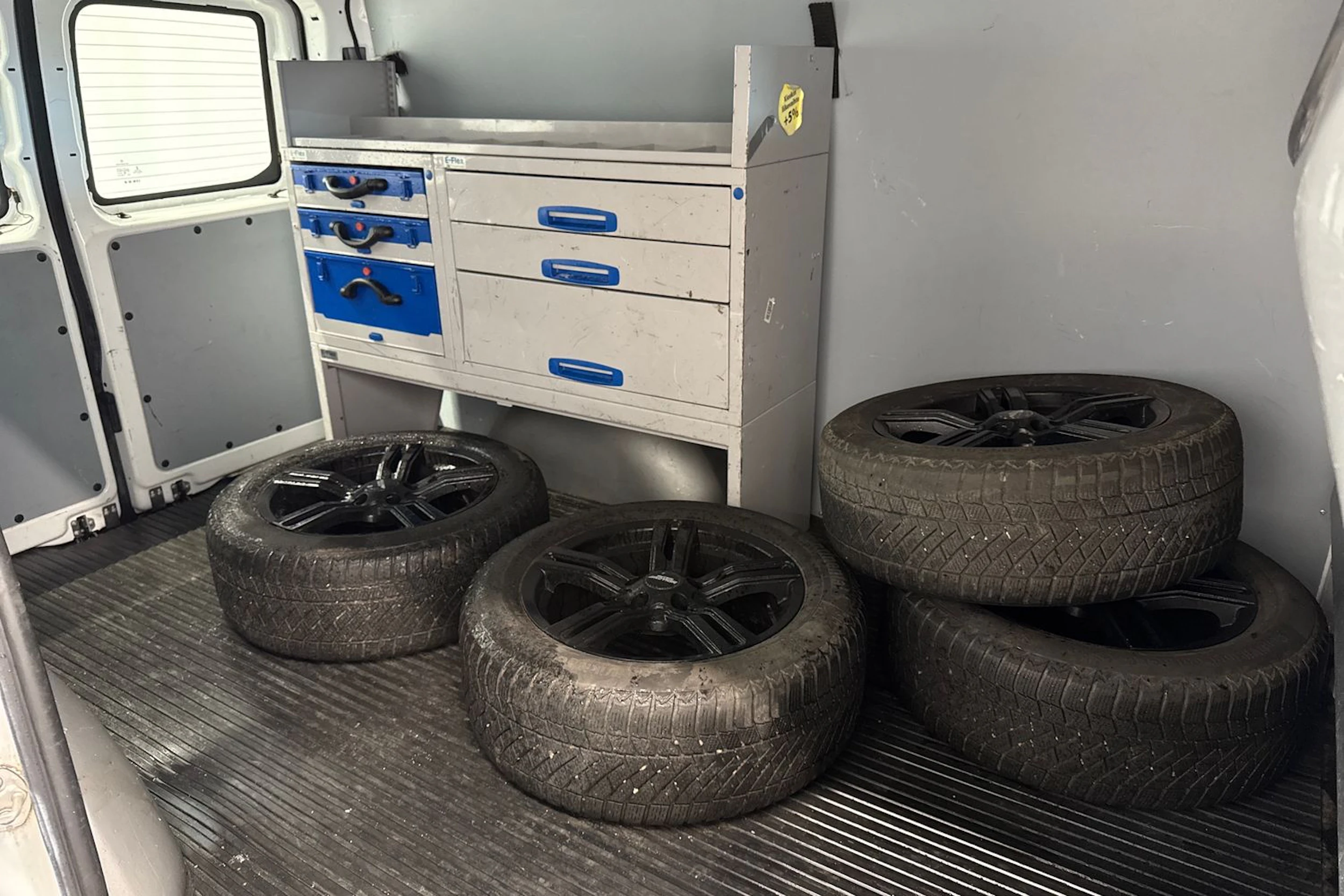 valkoinen Mercedes-Benz Vito 2017 kuva 11.