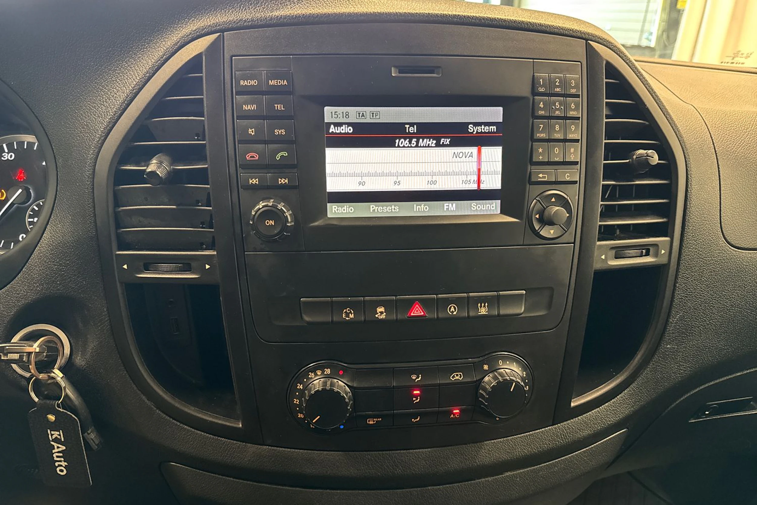 valkoinen Mercedes-Benz Vito 2017 kuva 13.