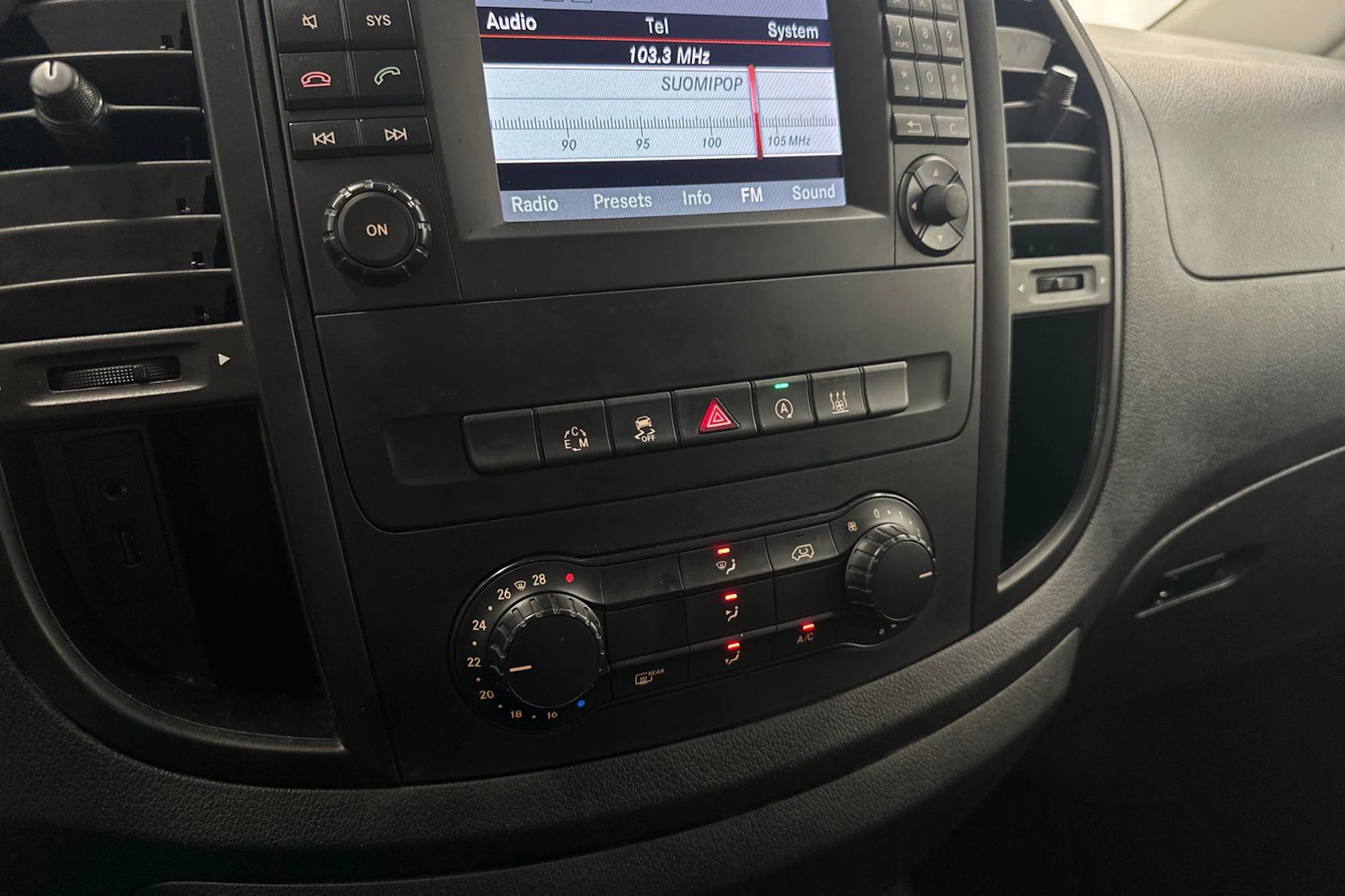 valkoinen Mercedes-Benz Vito 2017 kuva 22.