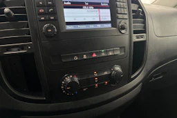 valkoinen Mercedes-Benz Vito 2017 kuva 22.